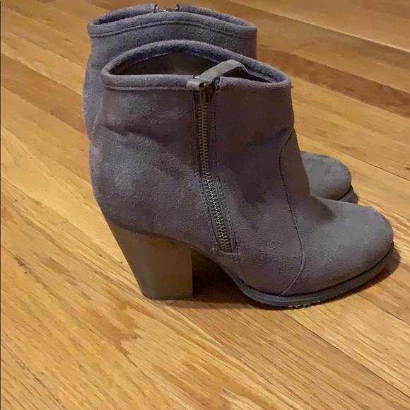 Taupe brown booties size 6 - Picture 4 of 4